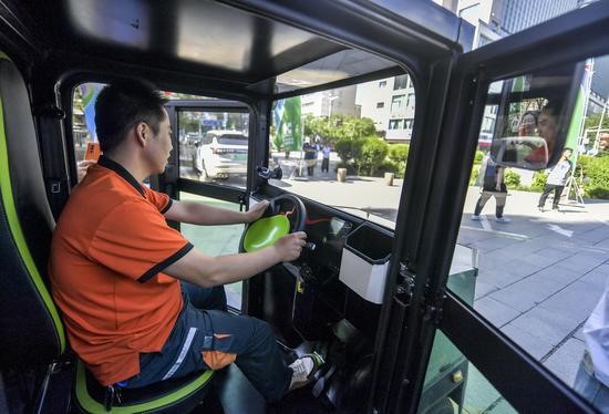 乌鲁木齐市天山区投放首批氢能快递专用车(图3)