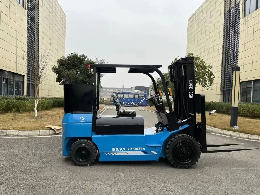 西南地区首台3.5吨氢能叉车(图3)