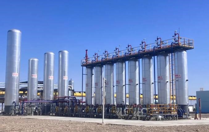 全球最大加氢站顺利竣工(图1) 全球最大加氢站顺利竣工(图1)