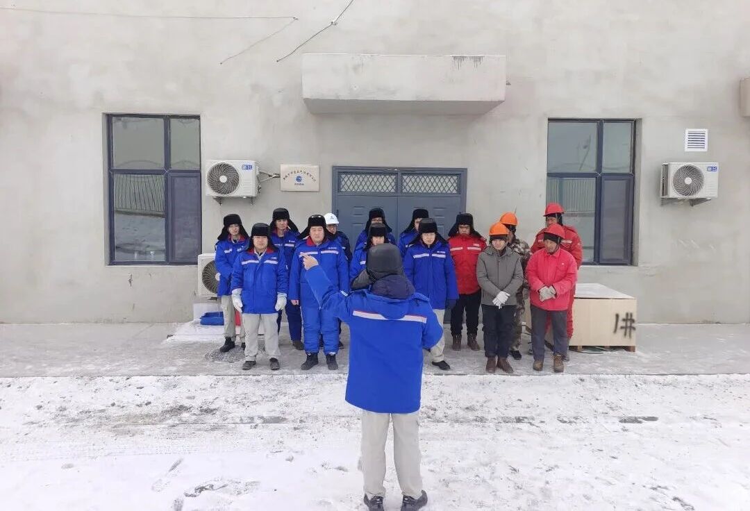 【CIGIA请能展展商动态】寒潮砺铁军 戈壁铸荣光——新疆中科富晶冬季装置检修攻坚战纪实(图1) 【CIGIA请能展展商动态】寒潮砺铁军 戈壁铸荣光——新疆中科富晶冬季装置检修攻坚战纪实(图1)