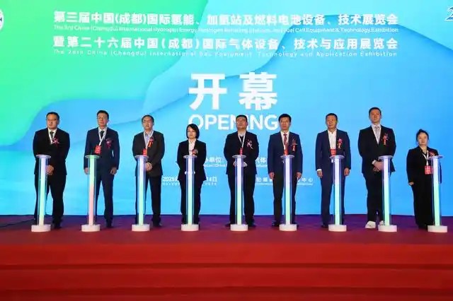 首钢气体深耕行业创新 2025中国气体协会系列展会在成都盛大举办(图1)